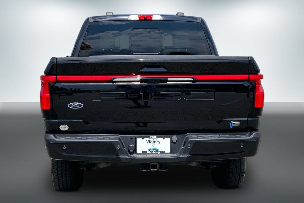 Used 2023 Ford F150 Lightning Platinum AWD/4WD image 4