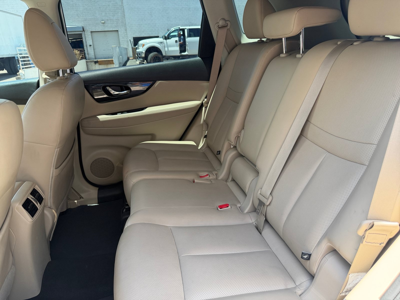 Used 2017 Nissan Rogue SL w/ SL Premium Package FWD image 16