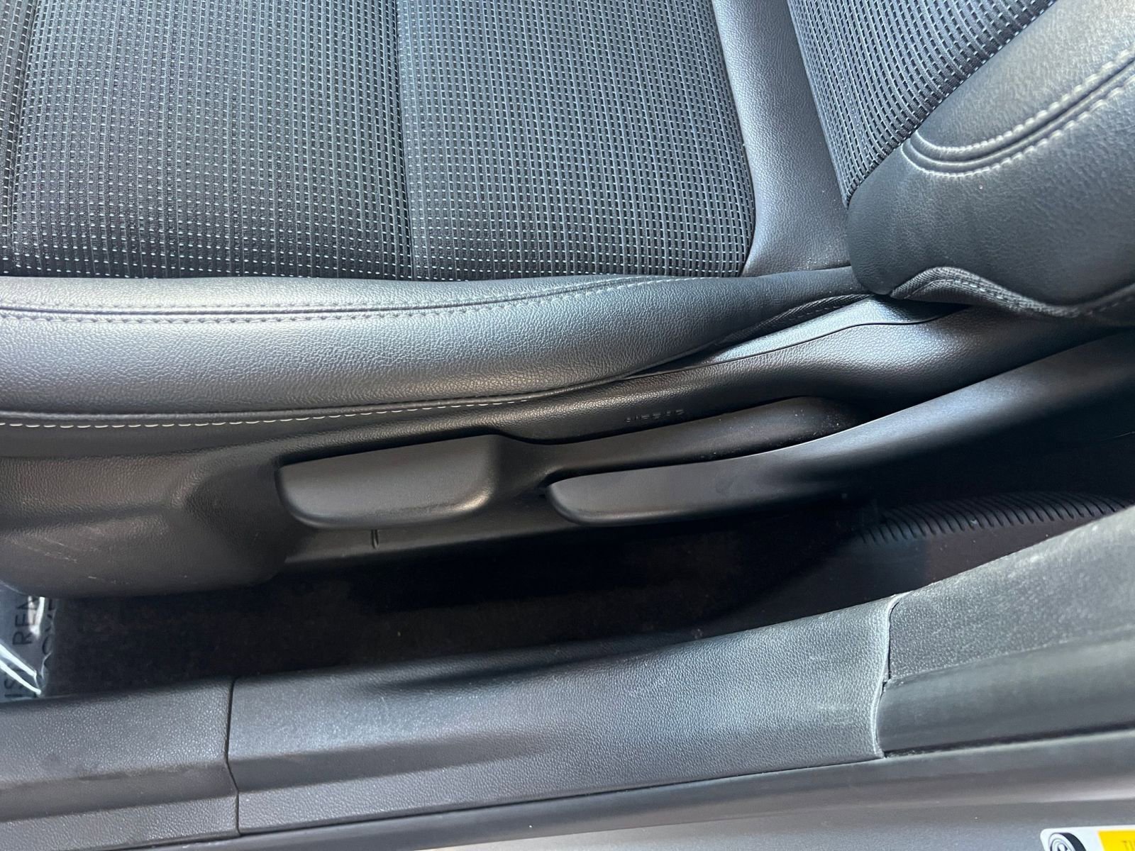 Used 2025 Buick Envista Preferred image 22