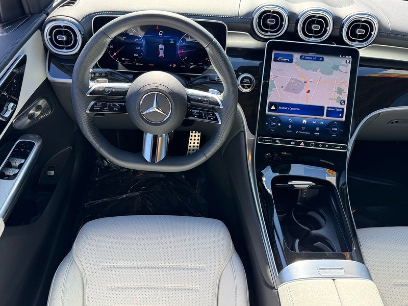 Certified 2025 Mercedes-Benz GLC 300 4MATIC image 18