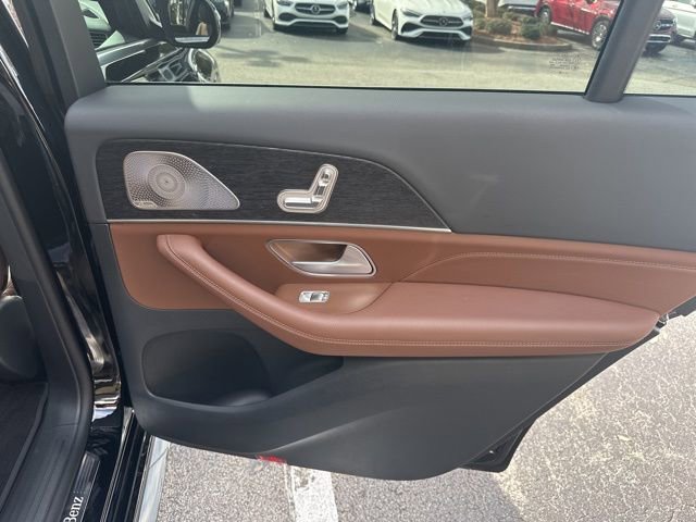 Used 2025 Mercedes-Benz GLS 450 4MATIC image 33
