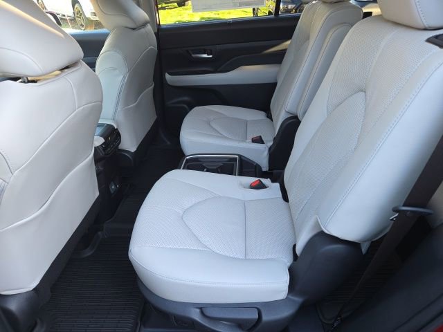 New 2026 Toyota Grand Highlander Limited image 8