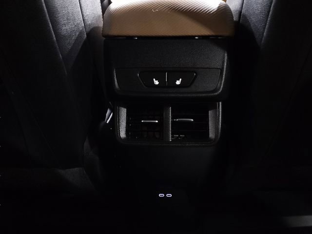 Used 2025 Chevrolet Equinox ACTIV w/ Safety and Technology Package image 34