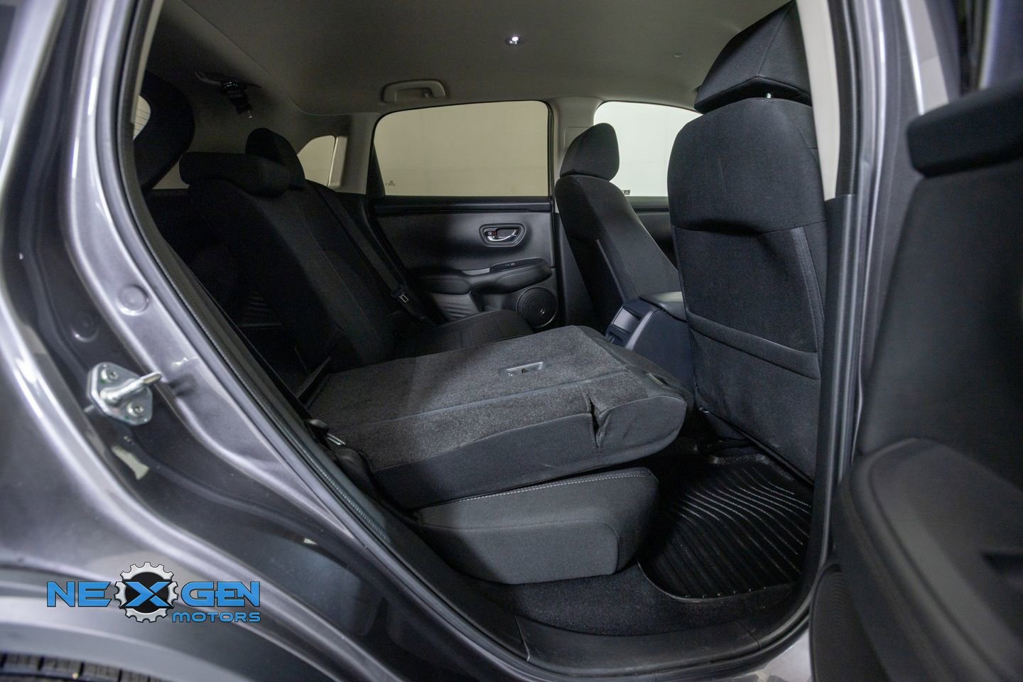 Used 2024 Honda HR-V LX image 37
