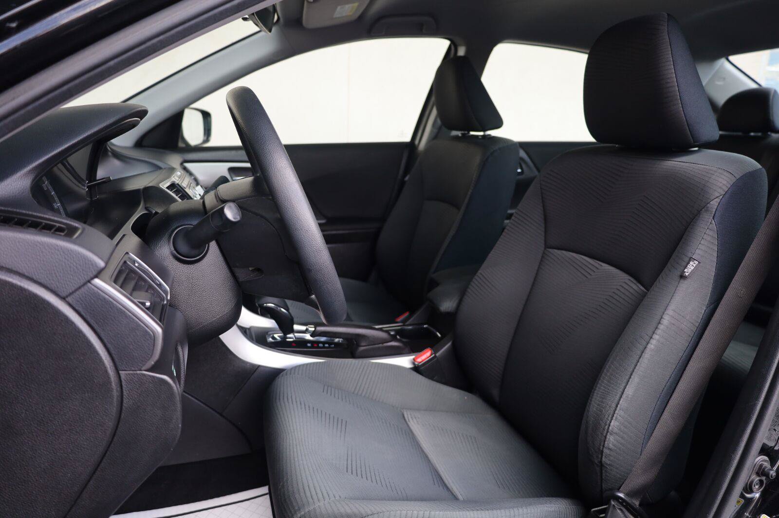Used 2015 Honda Accord LX image 17