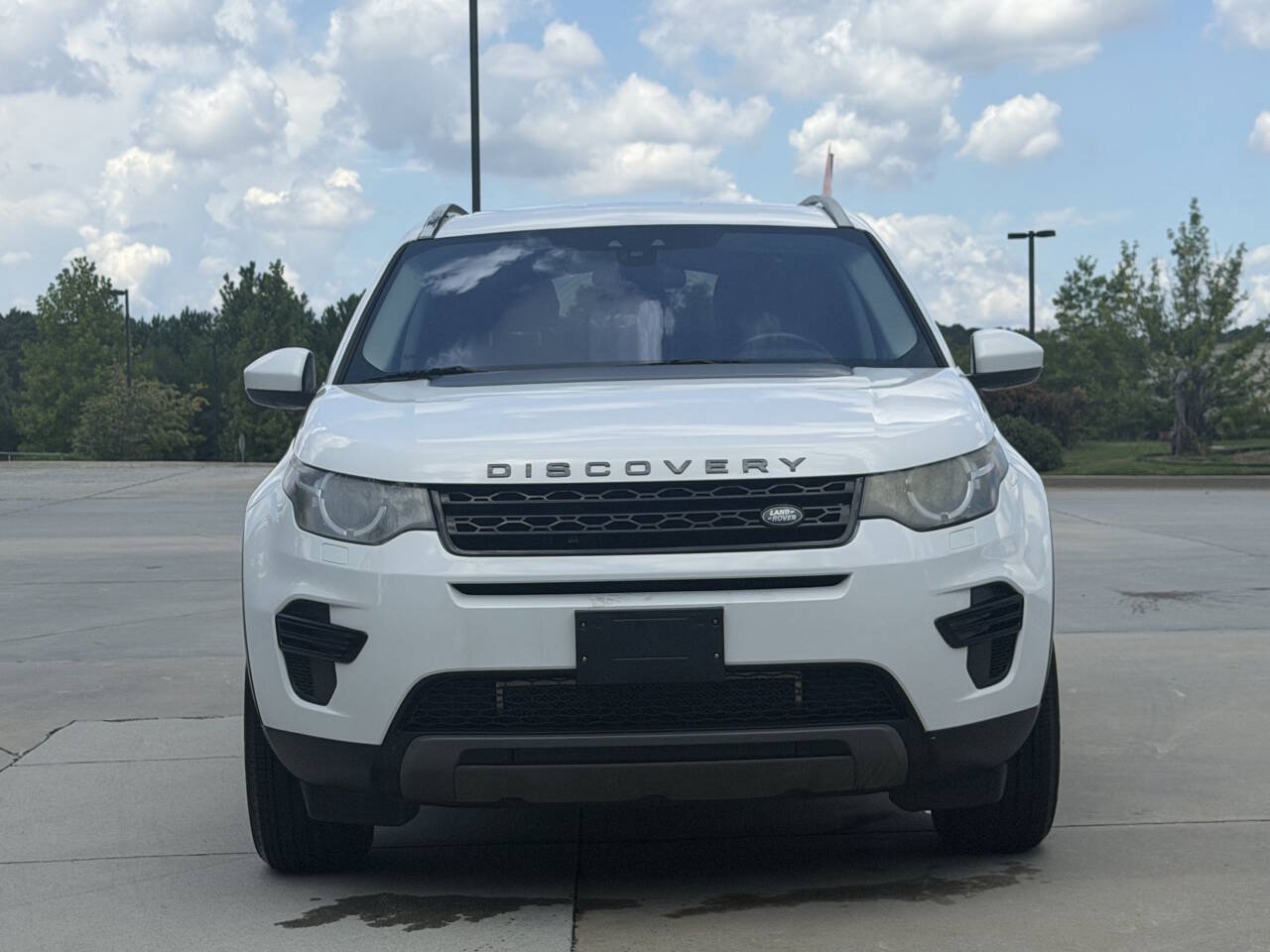 Used 2017 Land Rover Discovery Sport SE AWD/4WD image 2