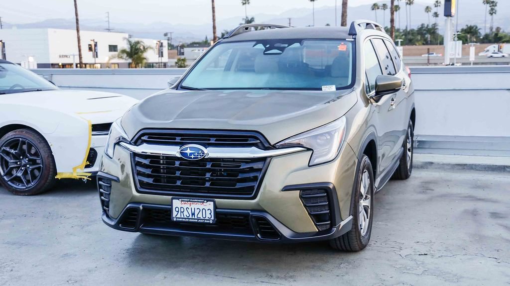Used 2025 Subaru Ascent Premium AWD/4WD image 4