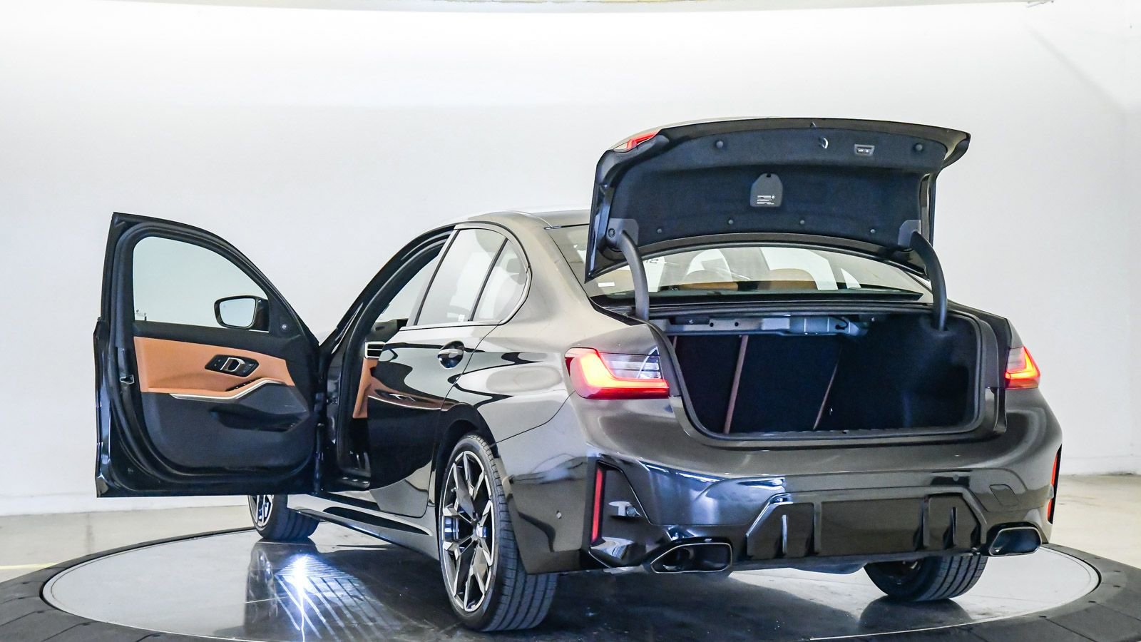 Used 2025 BMW M340i image 31