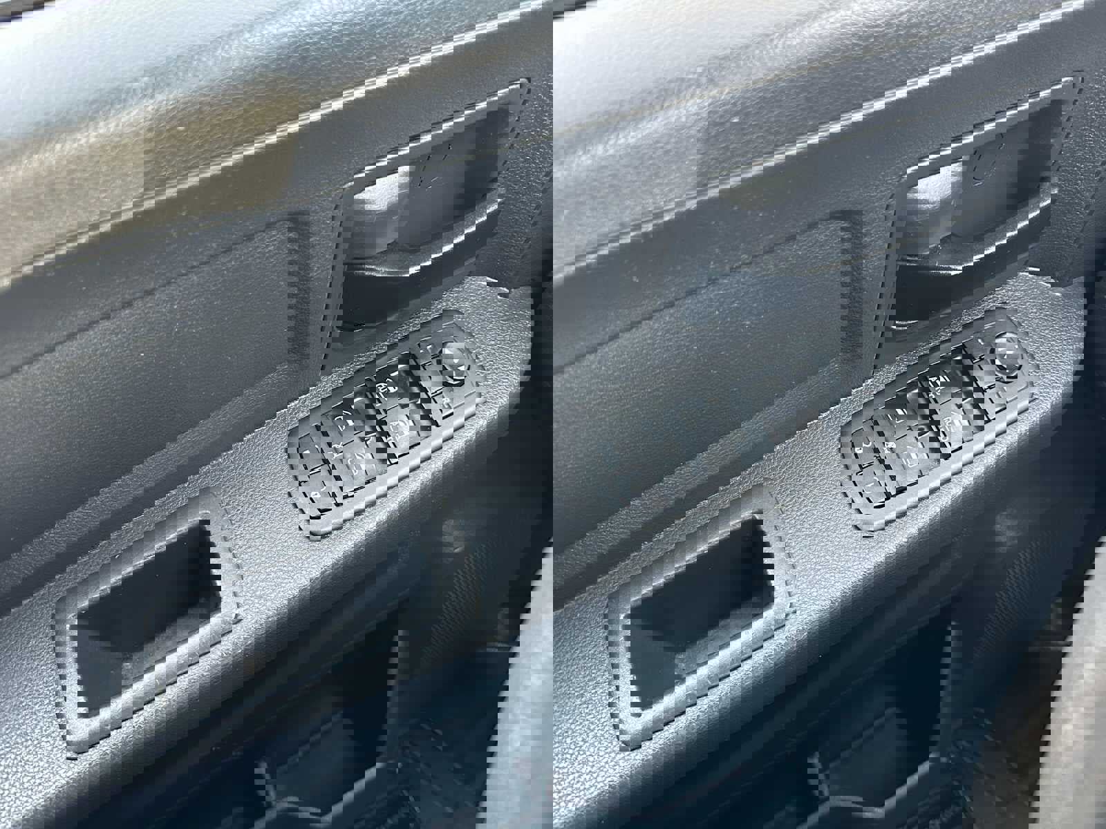 Used 2012 RAM 1500 Express image 28