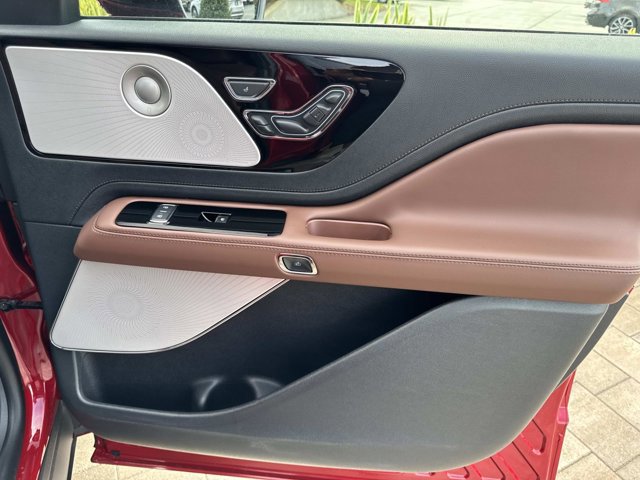 New 2026 Lincoln Aviator Reserve image 17