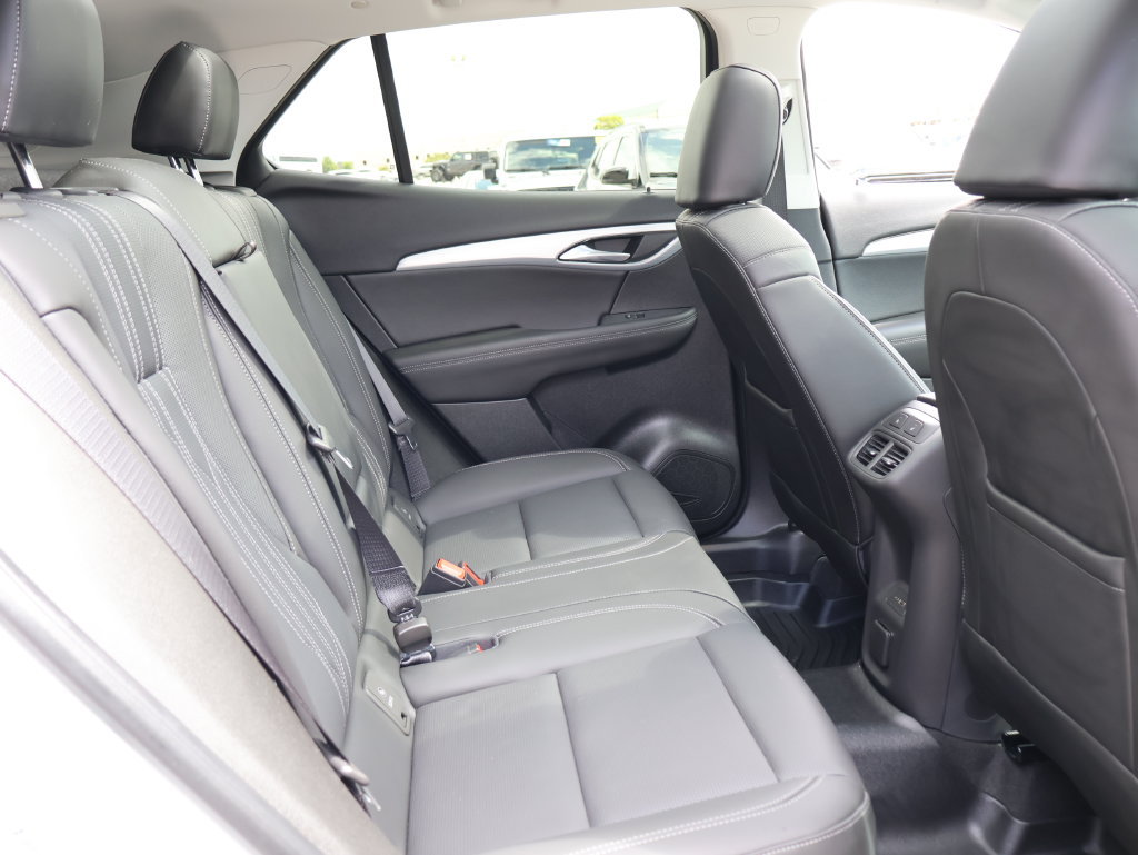 Used 2025 Buick Envision Avenir AWD/4WD image 11