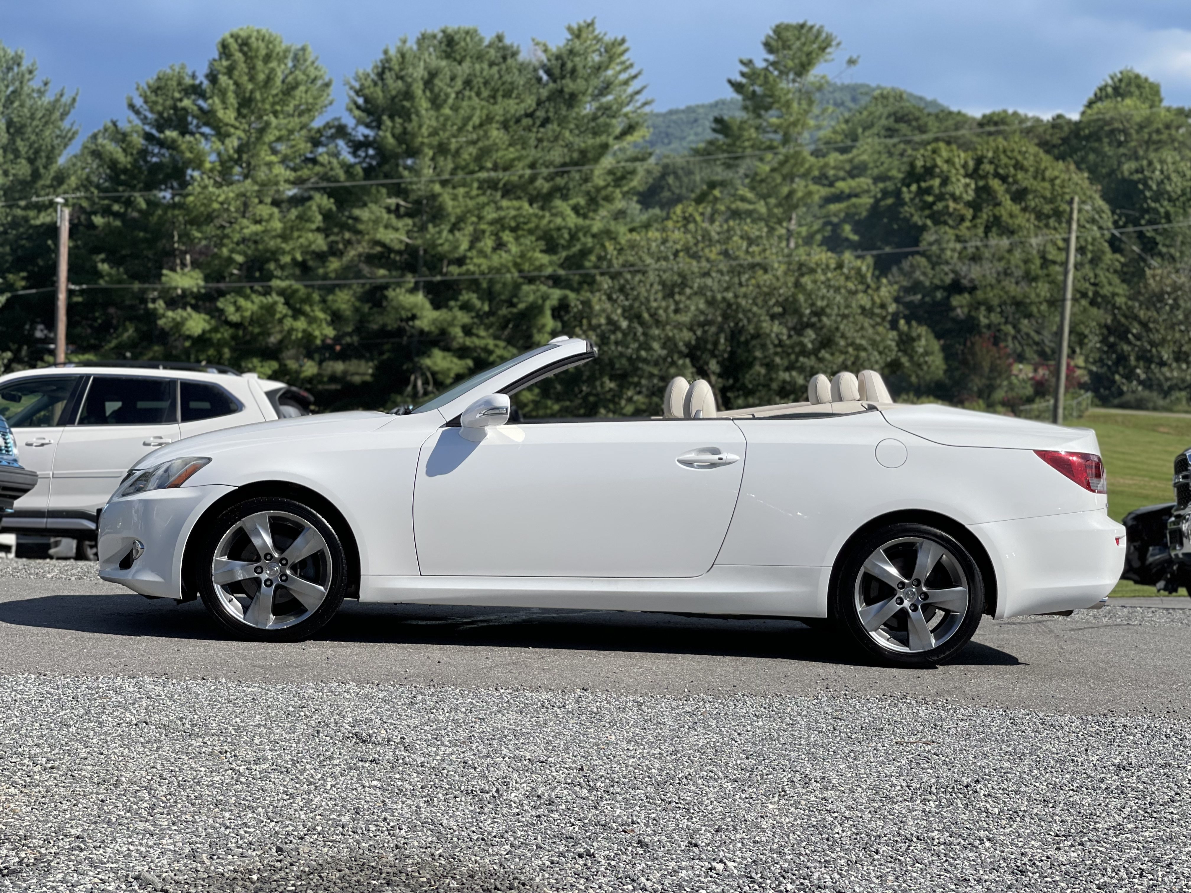 Used 2010 Lexus IS 250C RWD image 16