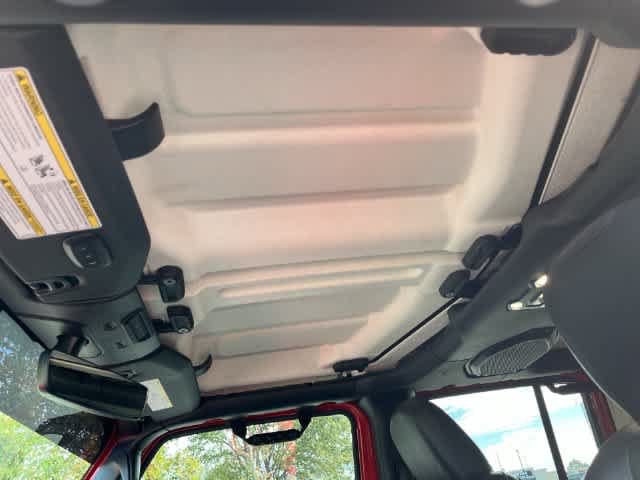 Used 2022 Jeep Wrangler Unlimited Sahara AWD/4WD image 15