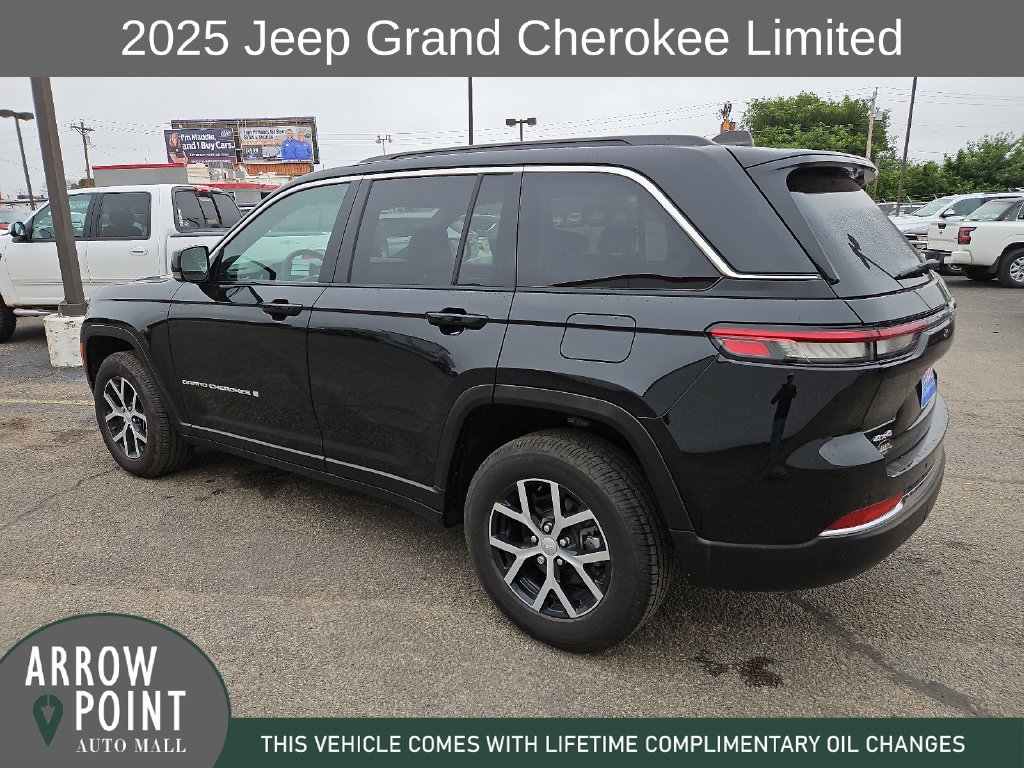 Used 2025 Jeep Grand Cherokee Limited AWD/4WD image 8