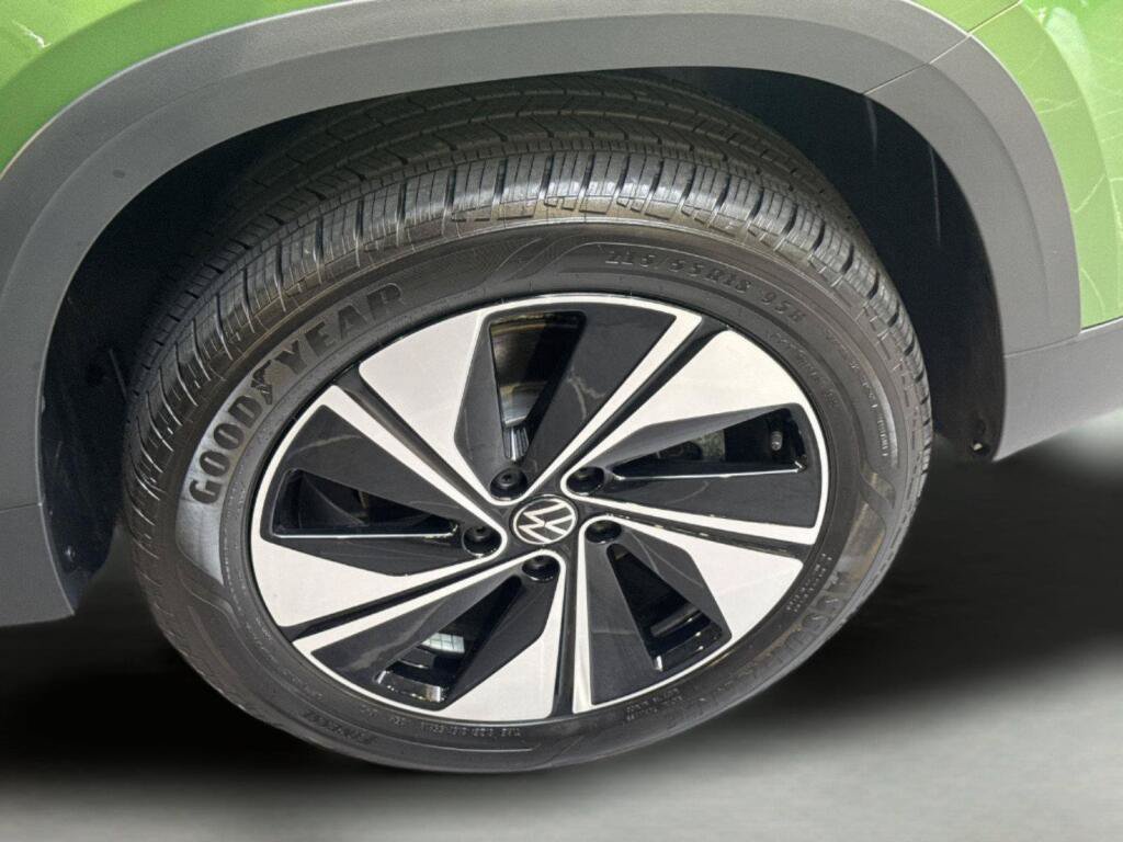 New 2026 Volkswagen Taos SE AWD/4WD image 14