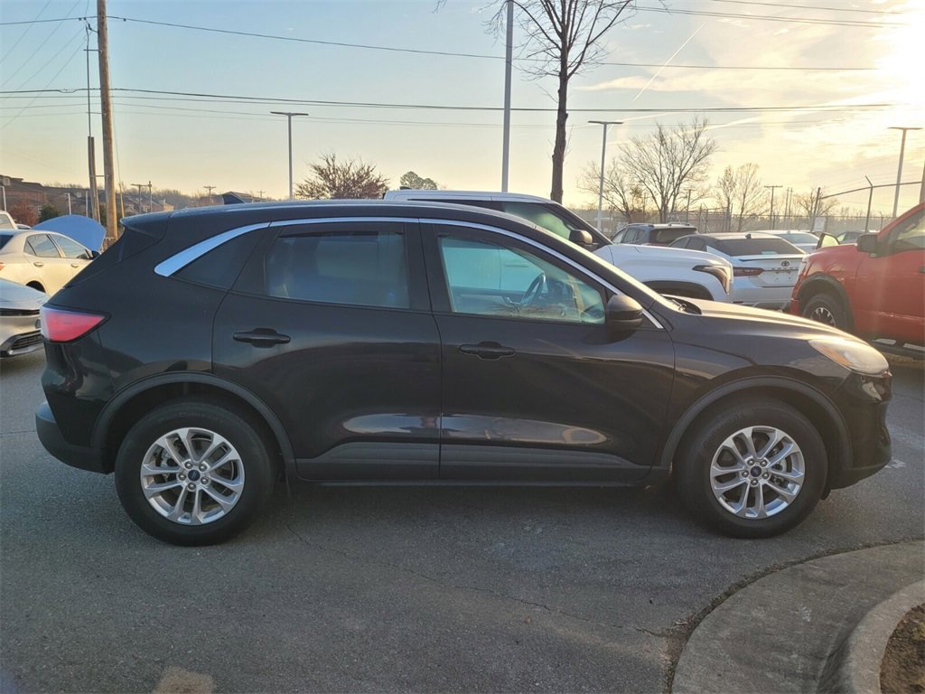 Used 2021 Ford Escape SE w/ Cold Weather Package image 2