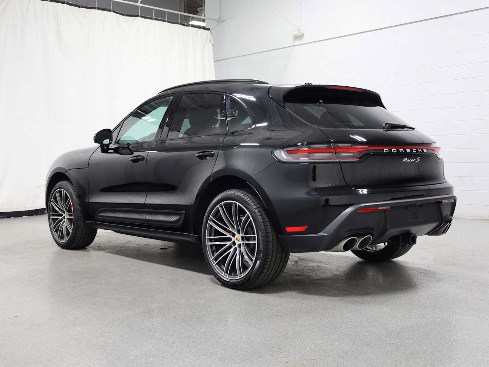 Used 2026 Porsche Macan S AWD/4WD image 3