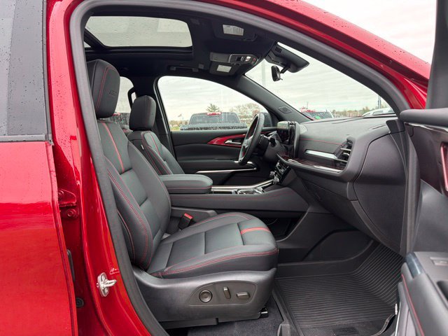 Used 2024 Chevrolet Traverse RS AWD/4WD image 11