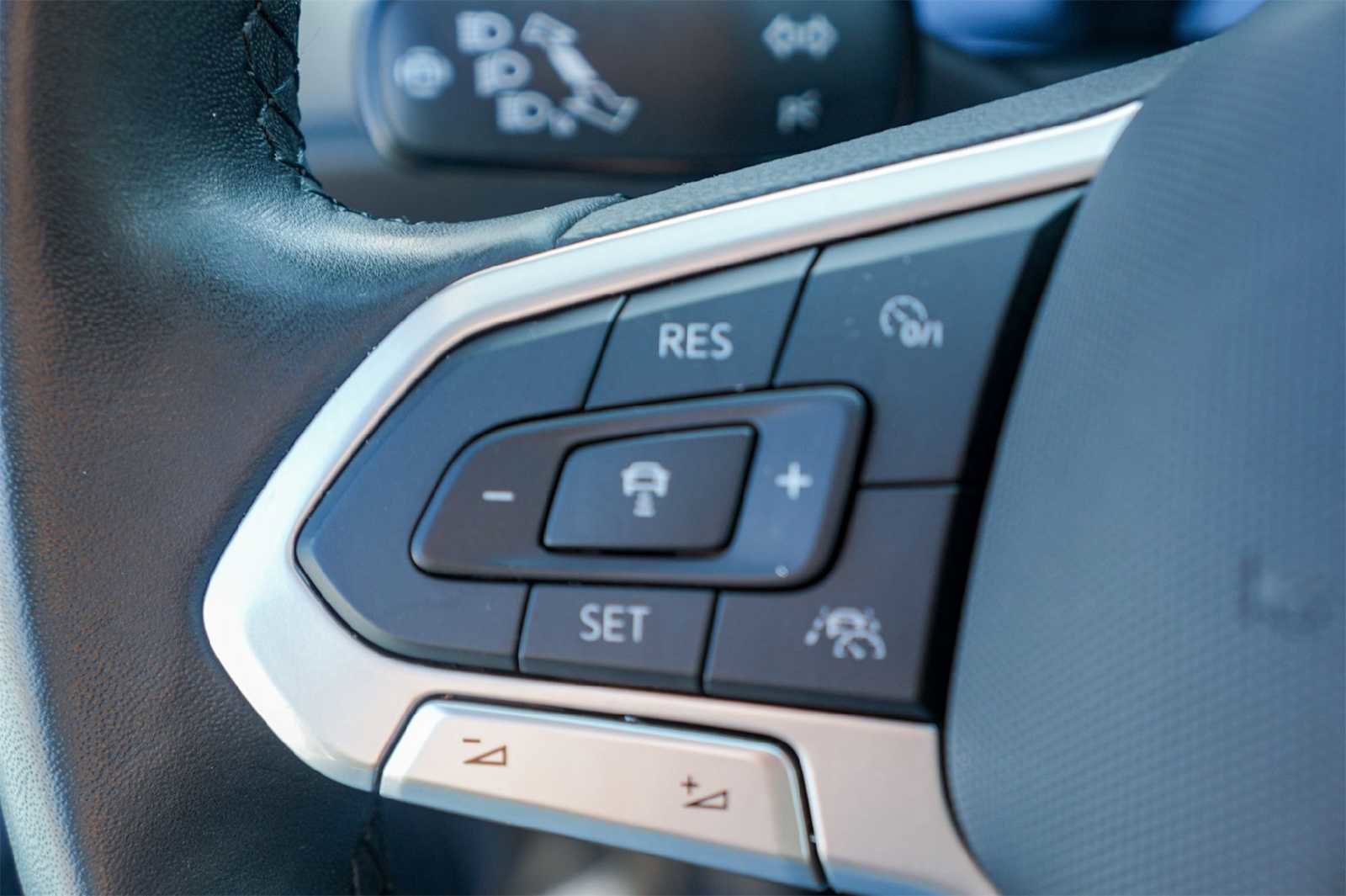 Used 2024 Volkswagen Jetta SE image 25