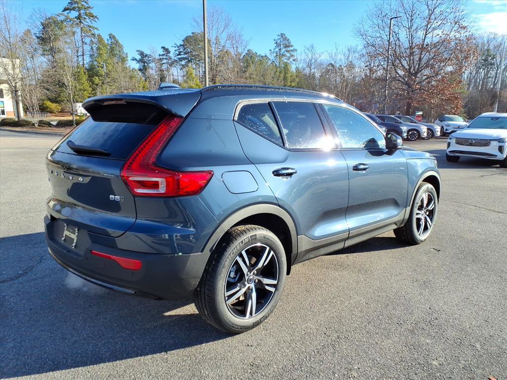 New 2026 Volvo XC40 B5 Core w/ Climate Package image 3