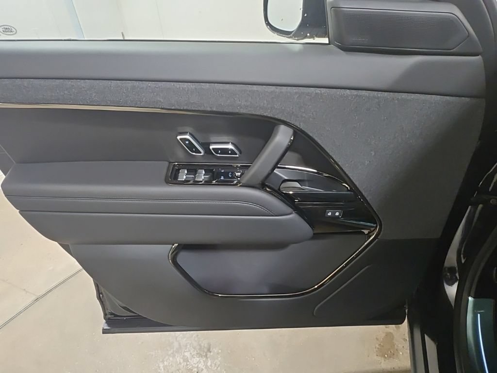 New 2026 Land Rover Range Rover Sport Dynamic SE AWD/4WD image 25