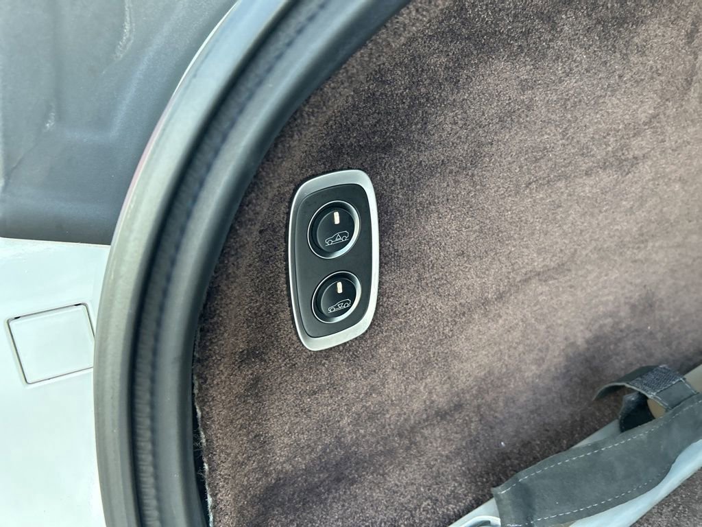 Used 2021 Aston Martin DBX image 44