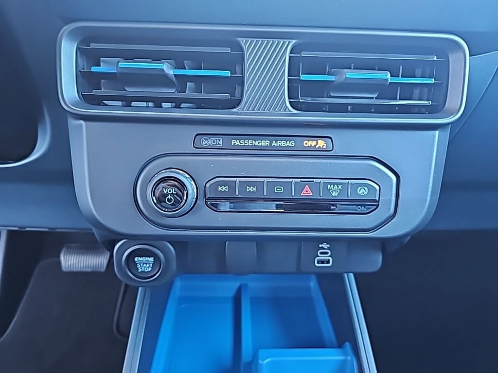 New 2025 Ford Maverick XLT FWD image 17