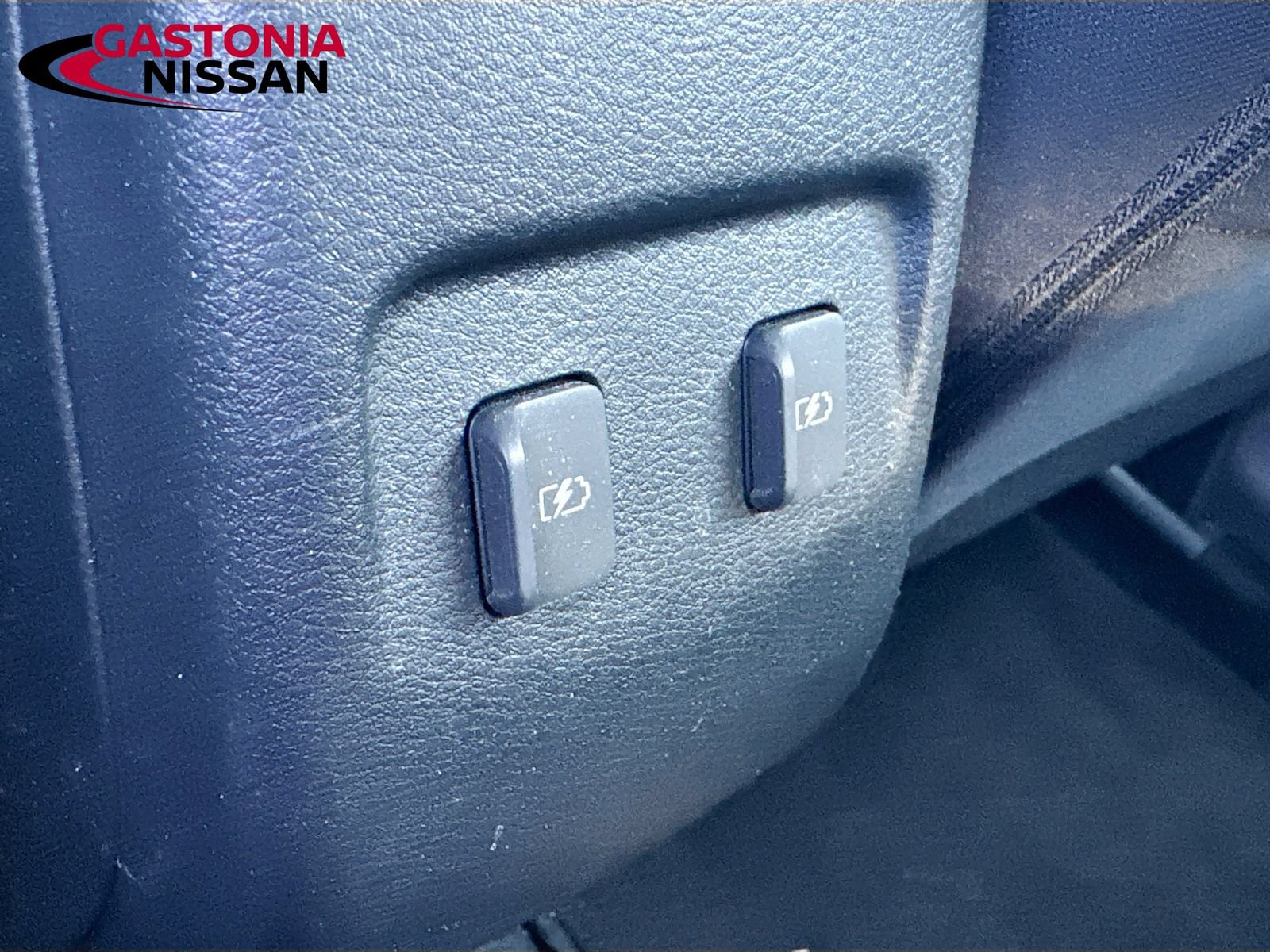 Used 2024 Nissan Kicks SR FWD image 32
