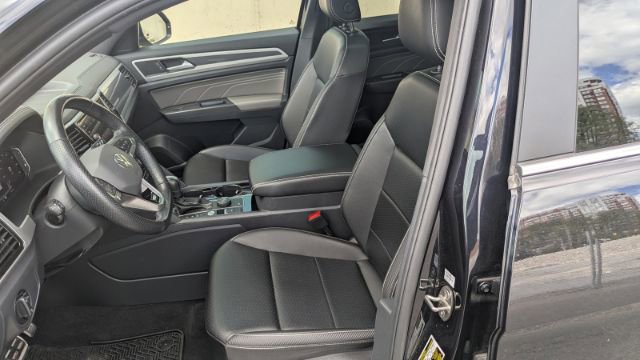 Used 2022 Volkswagen Atlas Cross Sport SEL R-Line image 18
