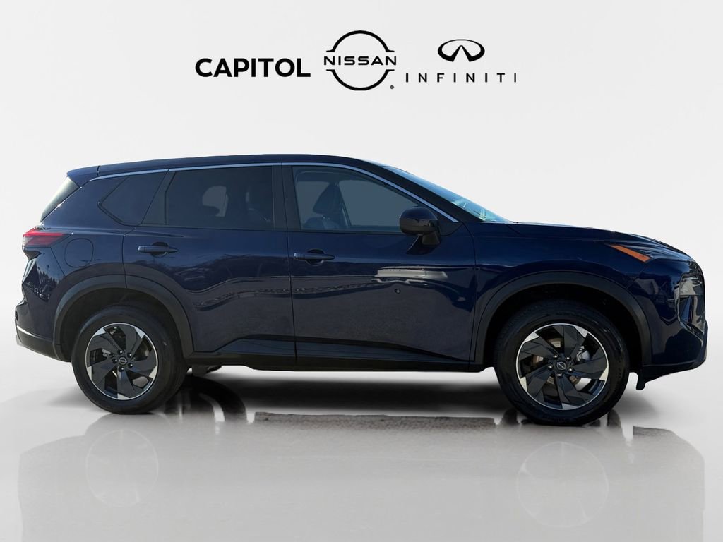 Used 2024 Nissan Rogue SV image 4