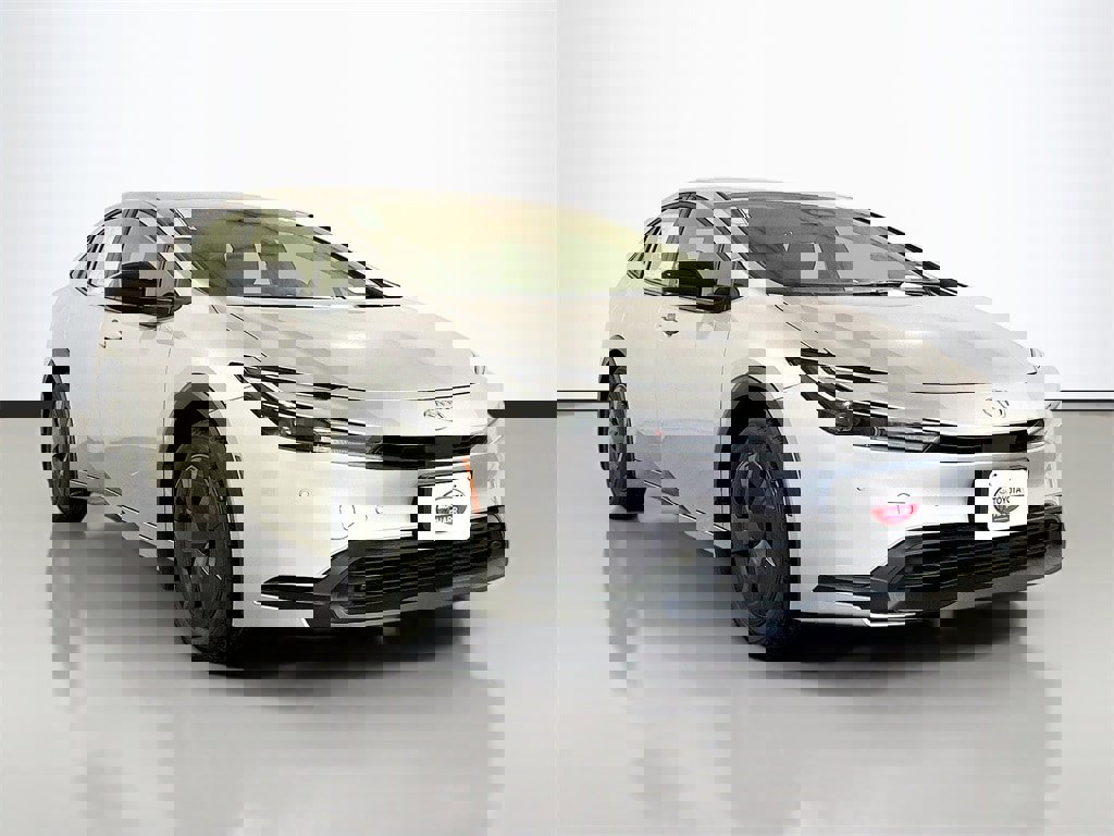 New 2026 Toyota Prius LE image 3