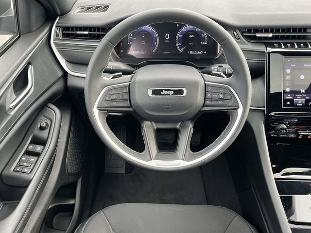 Used 2024 Jeep Grand Cherokee Laredo X AWD/4WD image 18