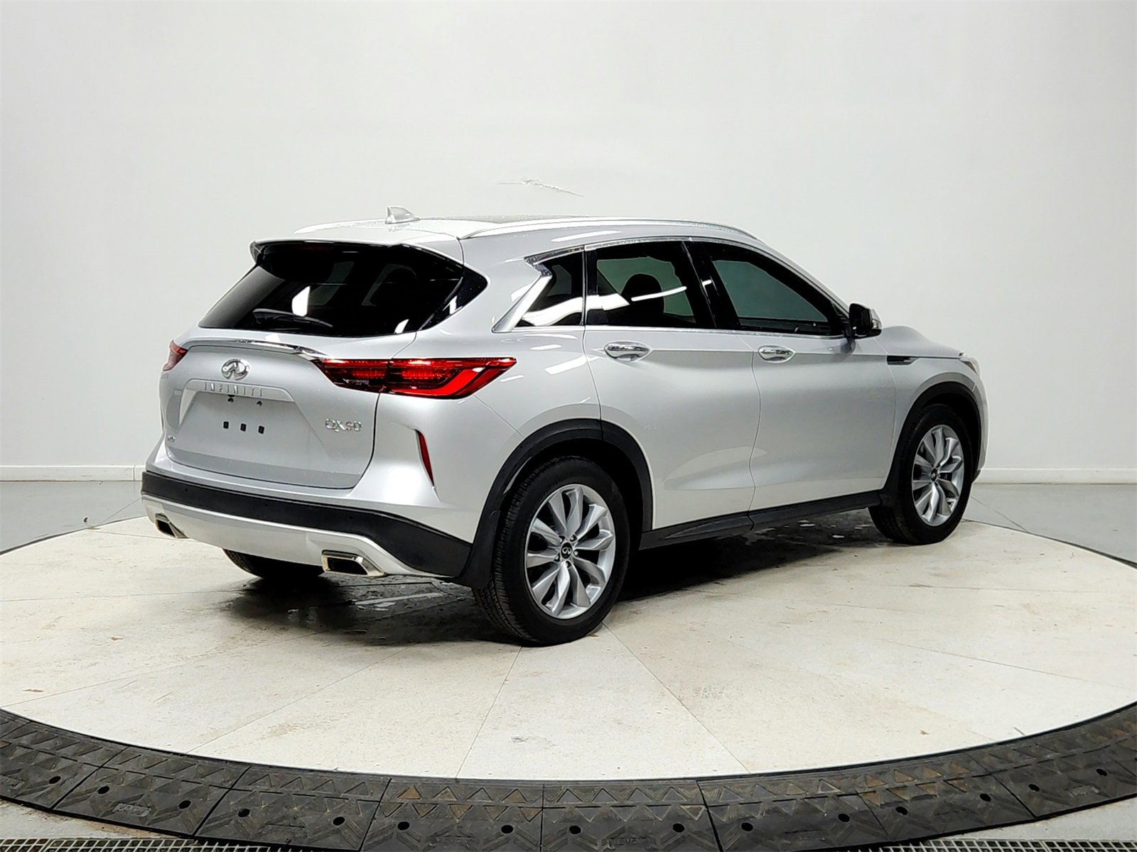 Used 2021 INFINITI QX50 Luxe image 7
