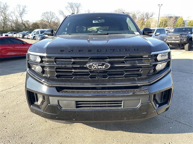 New 2025 Ford Expedition Max Platinum w/ Stealth Appearance Package image 8
