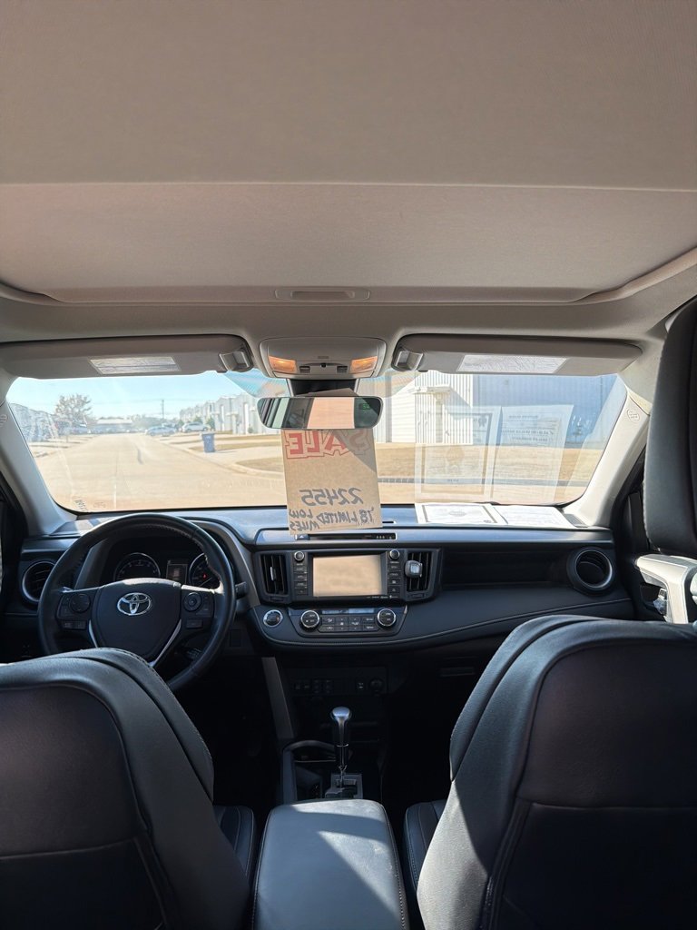 Used 2018 Toyota RAV4 Limited image 34