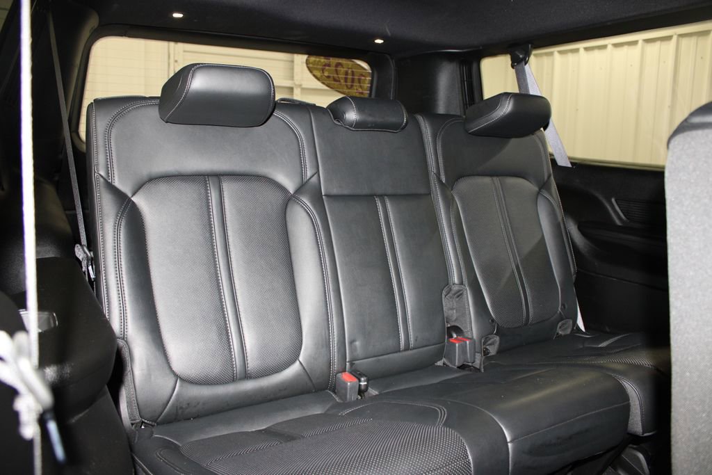 Used 2025 Jeep Wagoneer L Series II w/ 8-pass Seating Package image 31