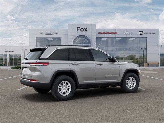 New 2025 Jeep Grand Cherokee Laredo image 4