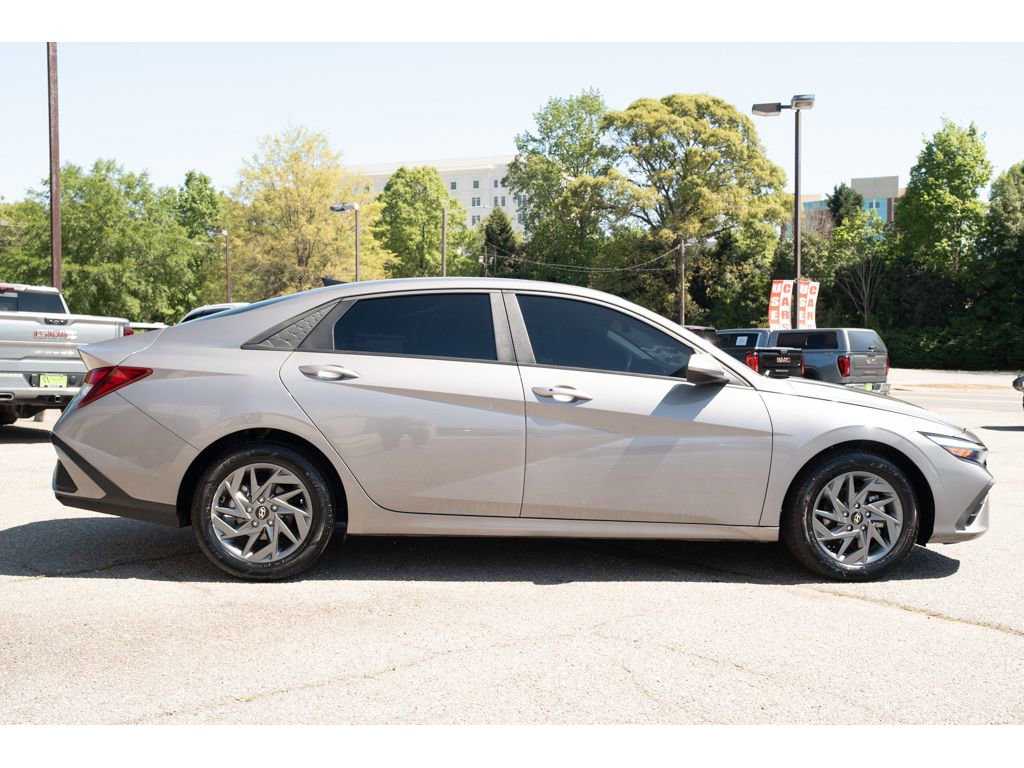 Used 2024 Hyundai Elantra SEL image 9