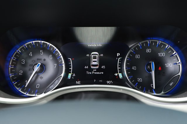 New 2027 Chrysler Pacifica Select FWD image 12