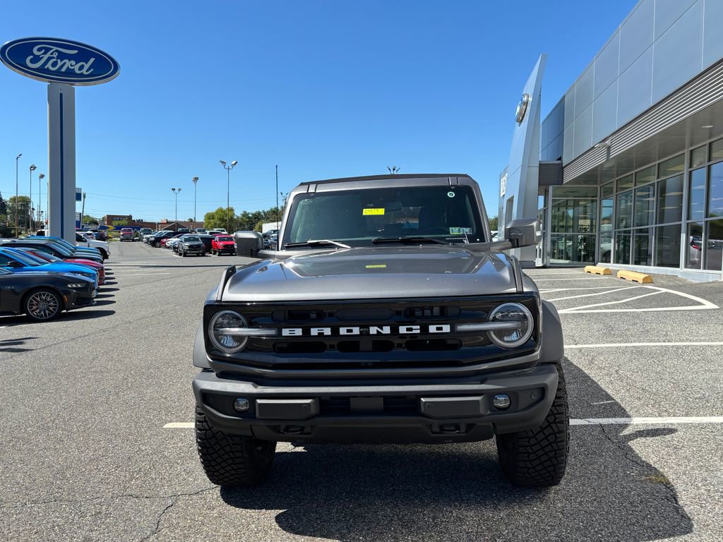 New 2024 Ford Bronco Outer Banks w/ Sasquatch Package