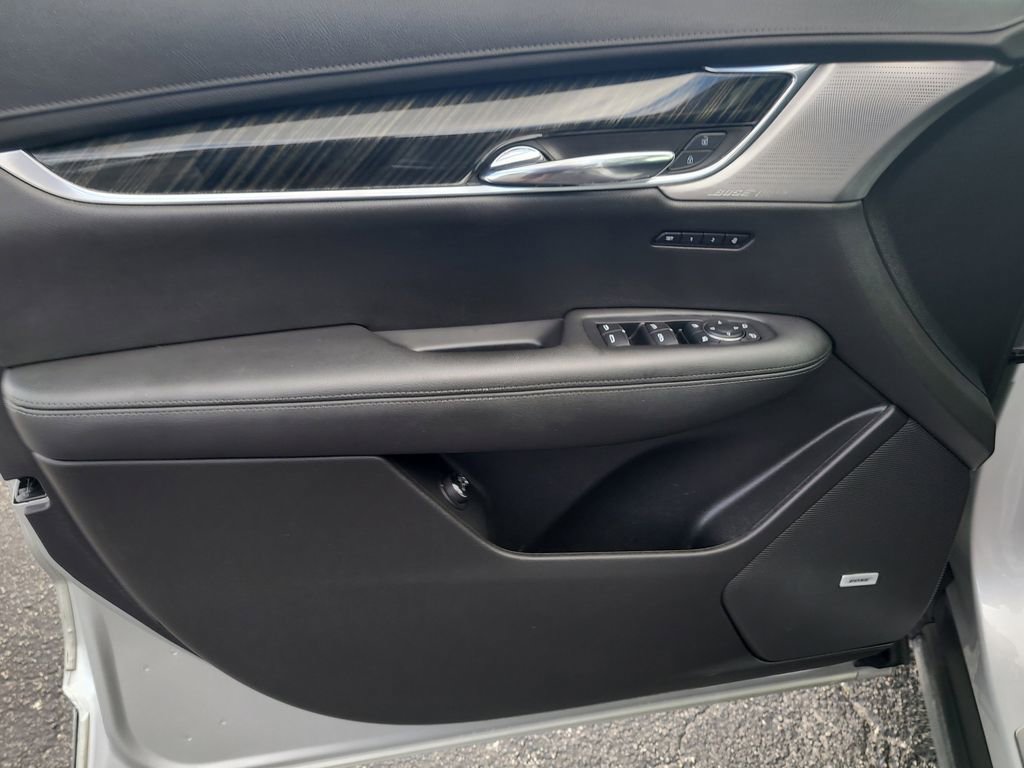 Used 2020 Cadillac XT6 Premium Luxury FWD image 16