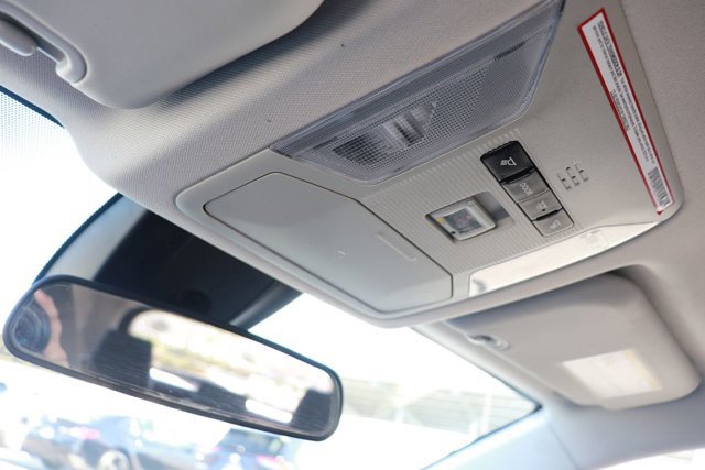 Used 2021 Toyota RAV4 LE image 29