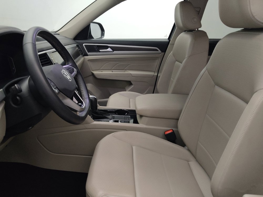 Used 2023 Volkswagen Atlas SE w/ Black Wheel Package FWD image 17