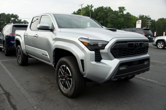 Used 2026 Toyota Tacoma TRD Sport AWD/4WD image 1
