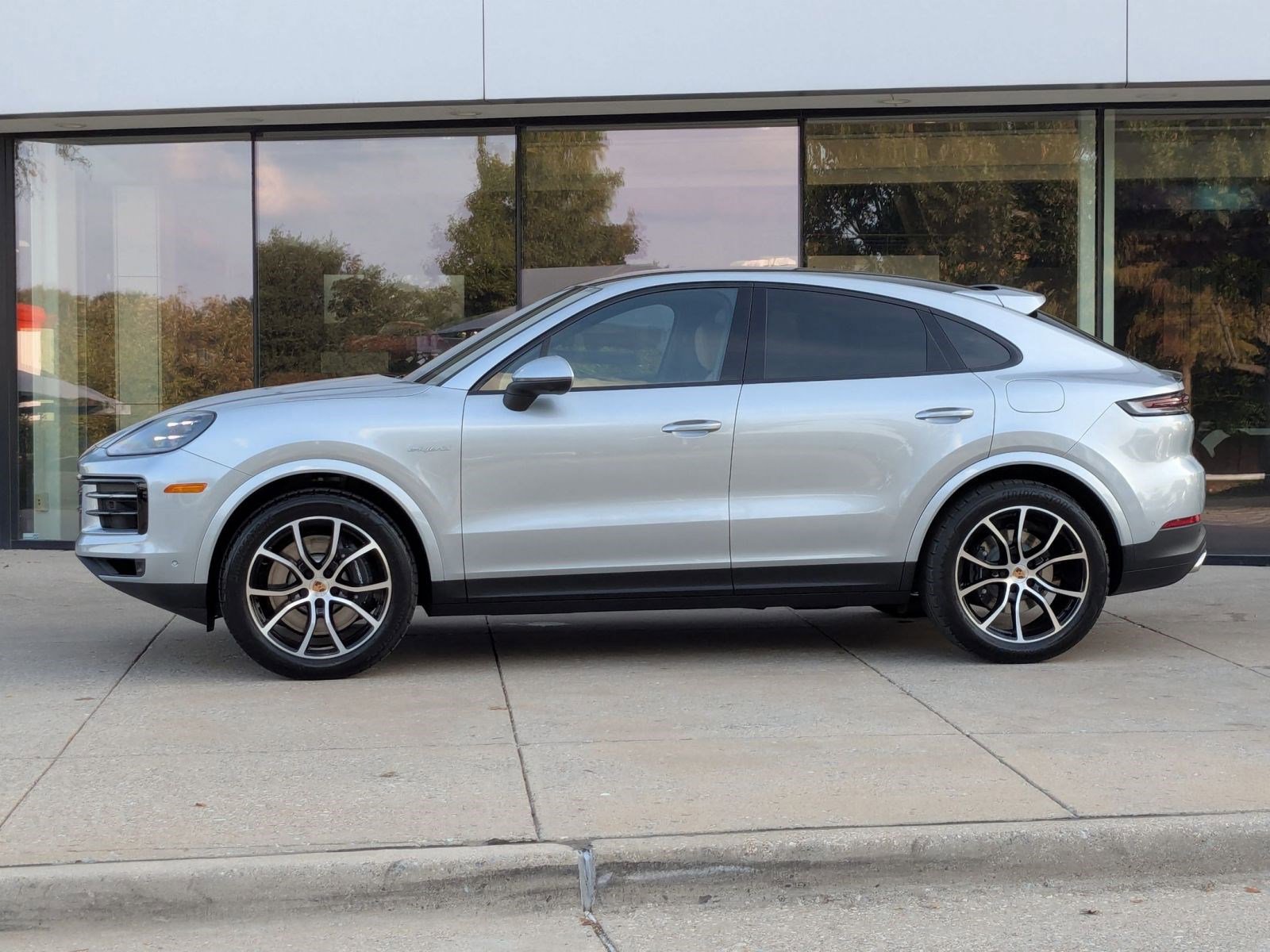 New 2026 Porsche Cayenne E-Hybrid image 2