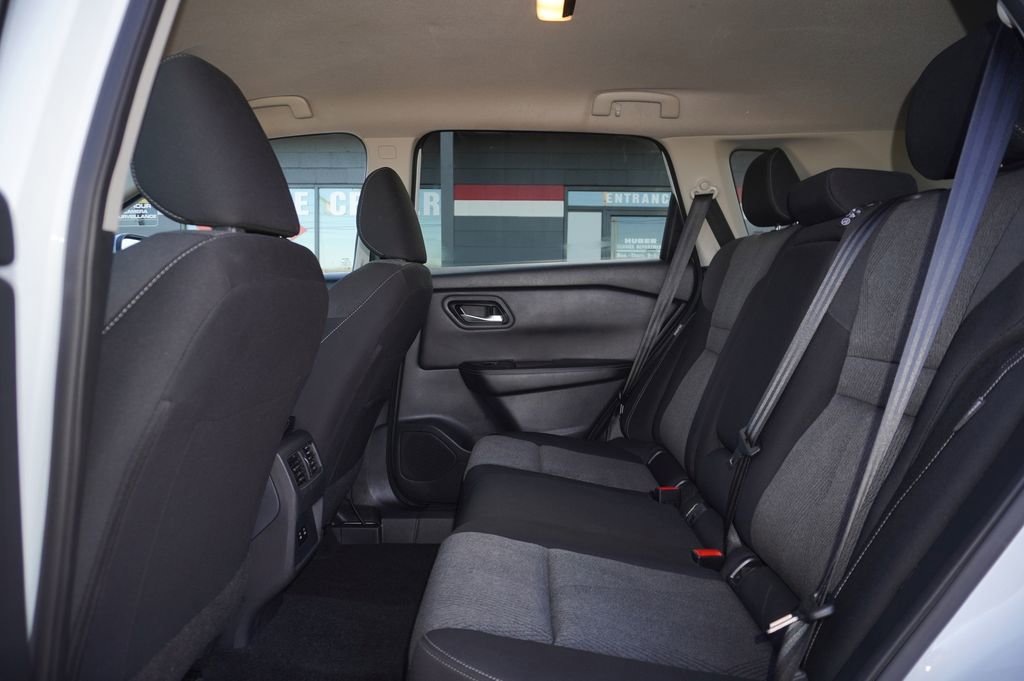 Used 2024 Nissan Rogue SV image 25