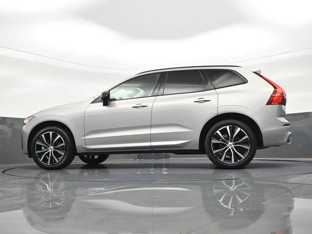 Used 2024 Volvo XC60 B5 Plus w/ Climate Package AWD/4WD image 30
