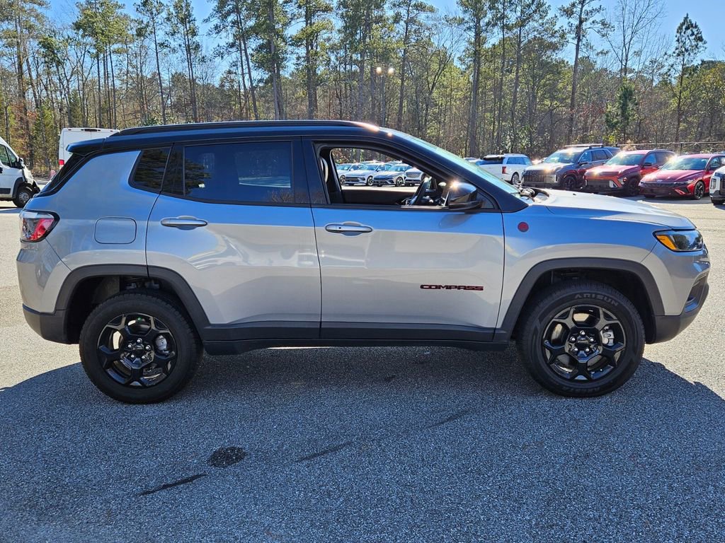 Used 2024 Jeep Compass Trailhawk image 12