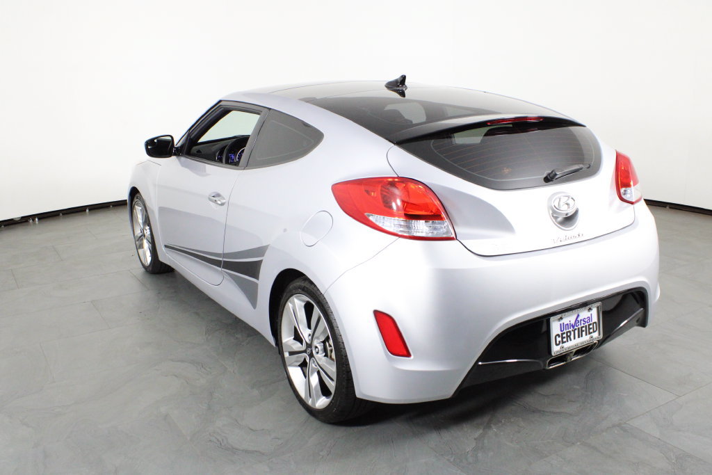 Used 2017 Hyundai Veloster Value Edition w/ Graphic Package (Lower Body) FWD image 14