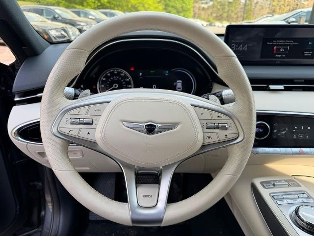 Used 2023 Genesis Electrified GV70 Advanced image 3